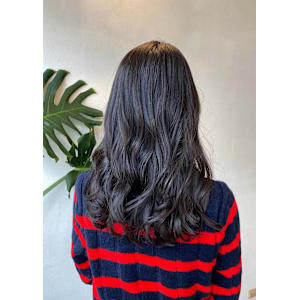 【20代・30代ヘア】レイヤーカット・暗髪風ブルージュ