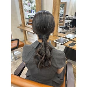 お呼ばれヘアセット×編み下ろしポニー