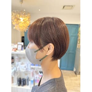 耳かけも可愛い丸みショートボブ