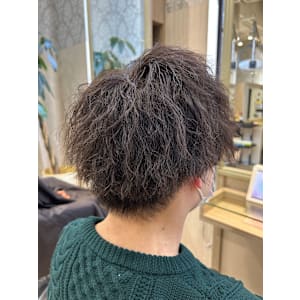 無造作ツイスパ×スパイキーショートでワイルドに◎メンズ