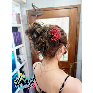 ［ヘアセット］ 華やかルーズアップアレンジ フラワーアクセ付