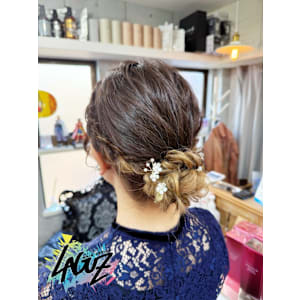 【ヘアセット】 大人上品シニヨンアレンジ【パールアクセ付き】