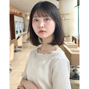 ミディアムボブ/流し前髪/ぱっつん前髪