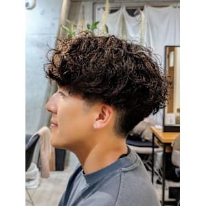 ツーブロック×ツイストスパイラルパーマ - MANOHARU【マノハル】掲載中