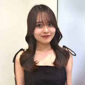 銀座20代30代くびれ顔周りレイヤーカットシースルーバング