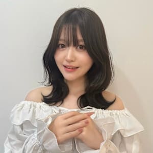 くびれミディアム顔周りレイヤーカットオリーブグレージュ