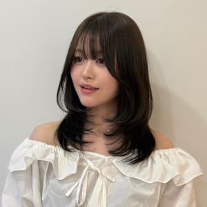 20代30代大人可愛いミディアムレイヤーオリーブグレージュ