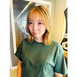 顔周りレイヤー/切りっぱなしボブ/ブリーチ