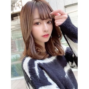 シースルーぱっつん前髪で結んでかわいいフェイスレイヤー