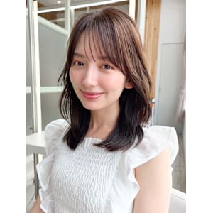 シースルーぱっつん前髪で結んでかわいいフェイスレイヤー