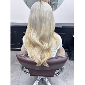 ホワイトブロンド/抜きっぱなし/2ブリーチ/ホワイトカラー