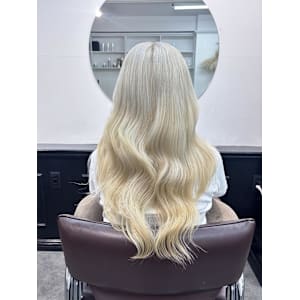 ホワイトベージュ/ケアブリーチ/抜きっぱなしブロンドカラー