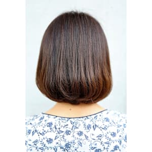 前髪アシンメトリーが可愛いボブ