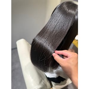 "髪質改善で叶える”艶髪ストレート『銀座/個室」