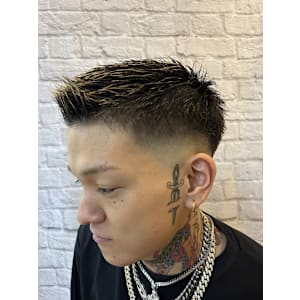 大人の品格と男前を強調するスキンフェード