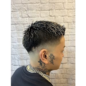 大人の品格と男前を強調するスキンフェード