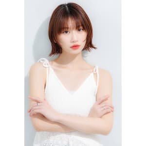 ミニウルフ×顔周りレイヤーボブ