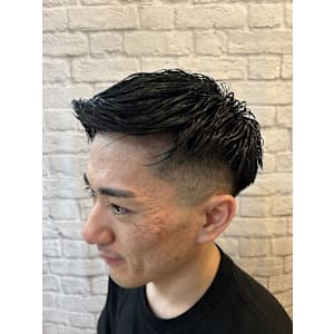 クセのない髪に"自然なクセ"で、ノーセットでも扱いやすく