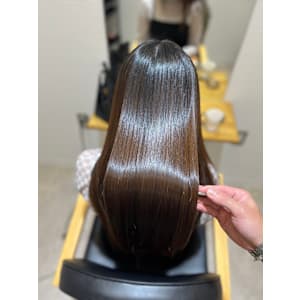 初回来店で激変★エリア初導入”美髪矯正"