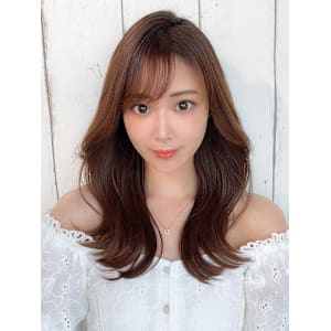 大人かわいいくびれヘアセミロング × ミルクティーベージュ