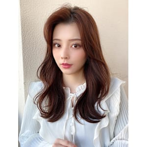 大人かわいいくびれヘアセミロング × ミルクティーベージュ