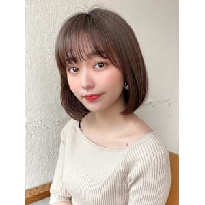 30代40代に人気の大人かわいい前髪ありのくびれショート