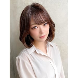 シースルーぱっつん前髪で結んでかわいいフェイスレイヤー