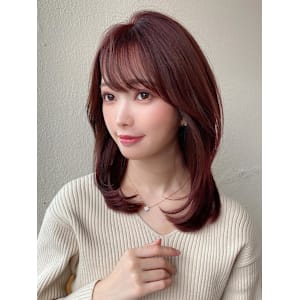 シースルーぱっつん前髪で結んでかわいいフェイスレイヤー