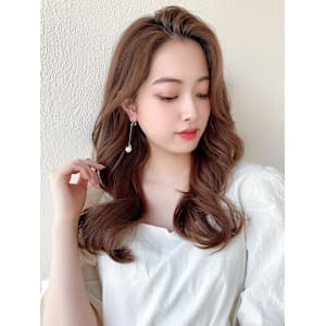 大人かわいいくびれヘアセミロング × ミルクティーベージュ