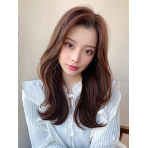 大人かわいいくびれヘアセミロング × ミルクティーベージュ