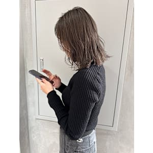 結べる外ハネボブ切りっぱなしボブミルクティーグレージュ