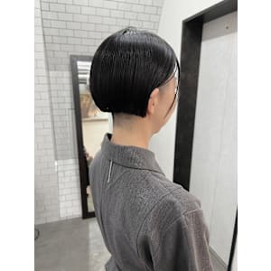 刈り上げ×切りっぱなし×ミニボブ