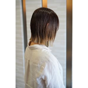 切りっぱなしボブ×裾カラー