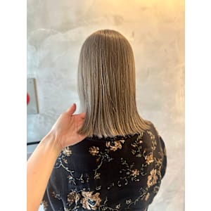 池袋 ケアブリーチ ハイトーン ミルクティーベージュ♪