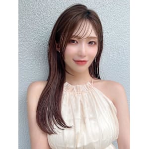 30代小顔に見えるくびれヘアレイヤー × オリーブグレージュ