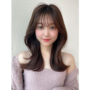 30代小顔に見えるくびれヘアレイヤー × オリーブグレージュ