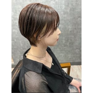 ショート／ボブ／インナーカラー/イヤリングカラー