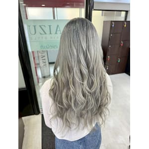 ハイトーンカラー - AIZU本厚木 白髪ぼかし ハイライト バレイヤージュ 髪質改善【アイズホンアツギ シラガボカシ ハイライト バレイヤージュ カミシツカイゼン】掲載中