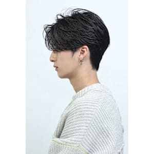 センターパート　毛流れ　ニュアンスパーマ