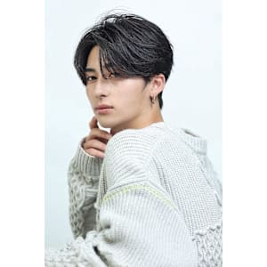 センターパート　毛流れ　ニュアンスパーマ