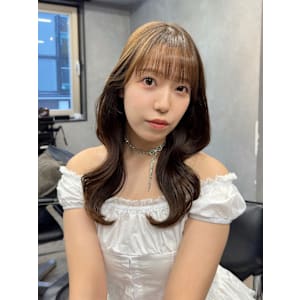 韓国風　艶髪　ベージュ