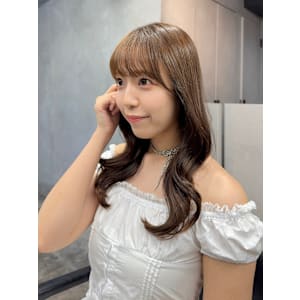 韓国風　艶髪　ベージュ