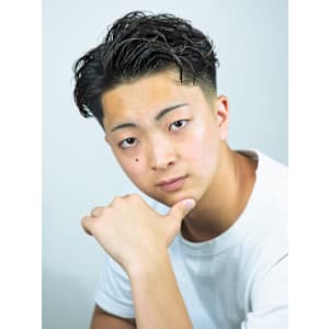 ツーブロフェード/かき上げ/刈り上げ/barber - メンズ専門理容室　BroTokyo BARBERSHOP 有楽町店【メンズセンモンリヨウシツブロートーキョーバーバーショップユウラクチョウテン】掲載中