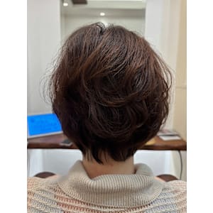 ボブレイヤー×白髪活かしカラー