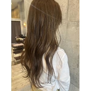 ロング／モノトーンベージュ