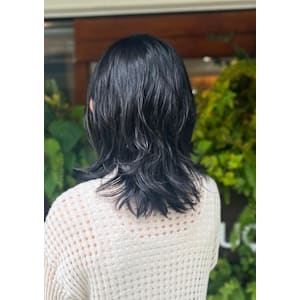 自然体でキレイに、大人のゆるパーマ