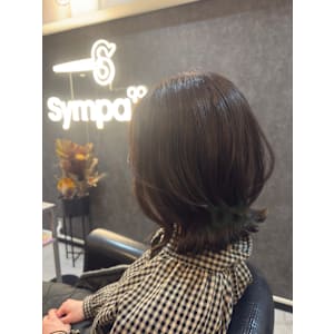 レイヤーボブ/切りっぱなし/外ハネ/くびれ