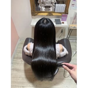 ULTOWAカラーで髪質改善！【錦糸町 レイヤーカット】