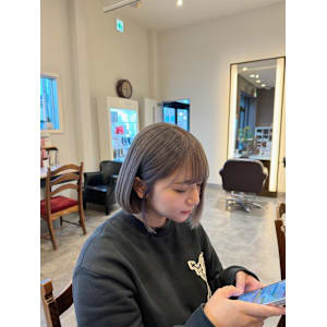 透明感グレージュカラー