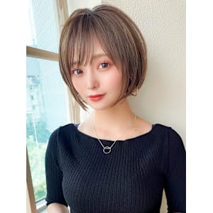 30代40代に人気の大人かわいい前髪ありのくびれショート